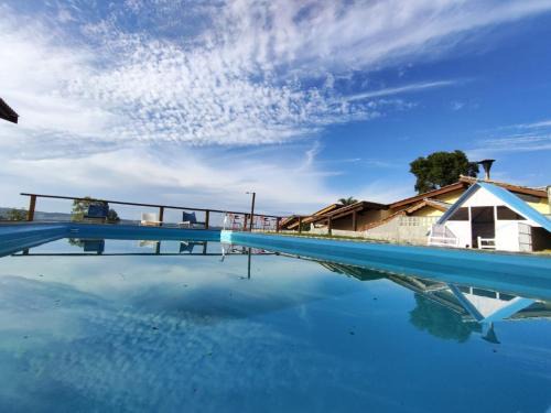 Terra Preta House | Férias com Piscina e Diversão, Reserve a Chácara Delira!