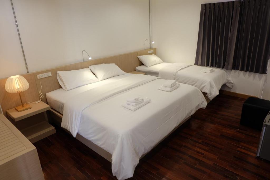 Su Thep Hostel | F Plus F Hostel
