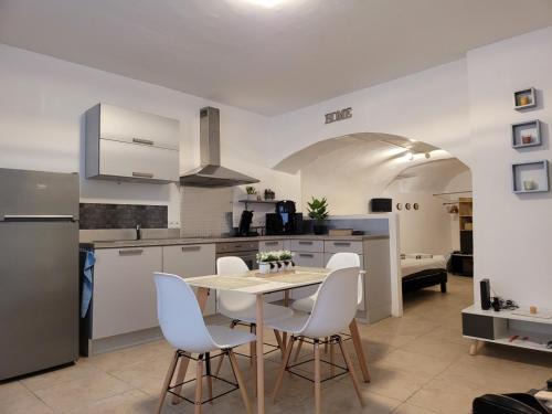 Pont-Saint-Esprit Apartment | F1 rez de chaussée au cœur de Pont-Saint Esprit