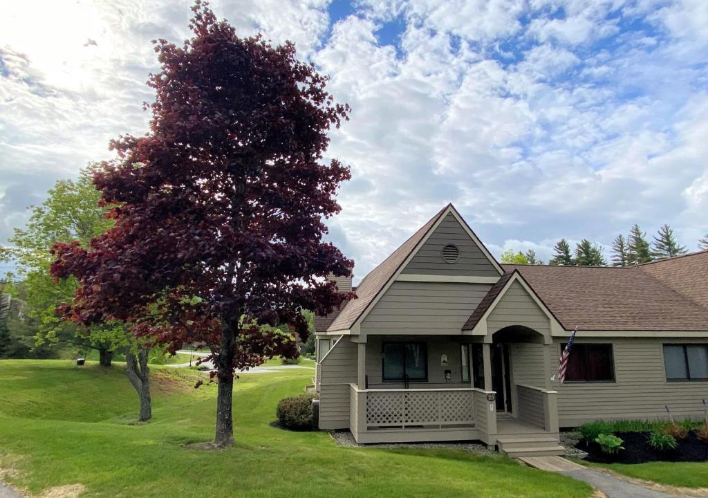 Carroll Villa | F5 Renovated home on golf course in Bretton Woods AC