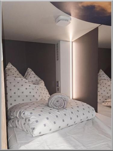 Halle Hotel | Fabcap Kapsel Apartment