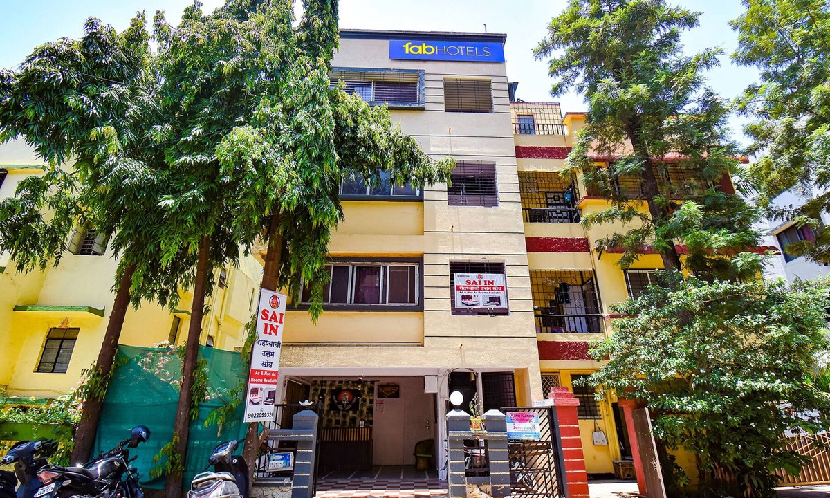 Koregaon Park Hotel | Fabexpress Sai Inn