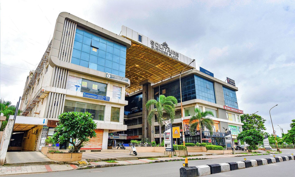 Surat Hotel | Fabexpress Solitaire