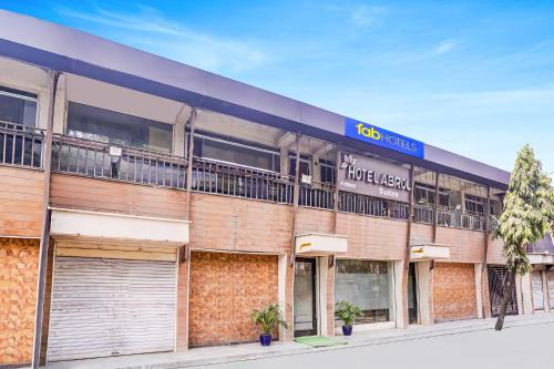 Chembur East Hotel | FabHotel Abrol Suites