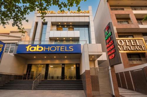 Azadpur Hotel | FabHotel Dev Palace II - Nr Ashok Vihar