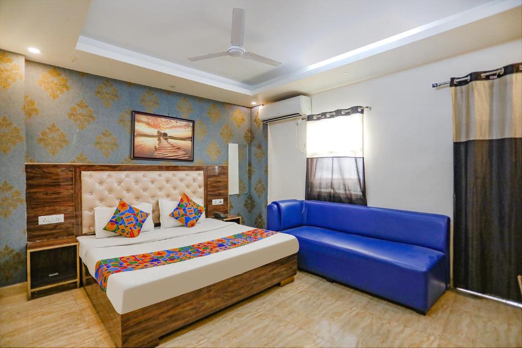 Noida Hotel | FabHotel Joystick