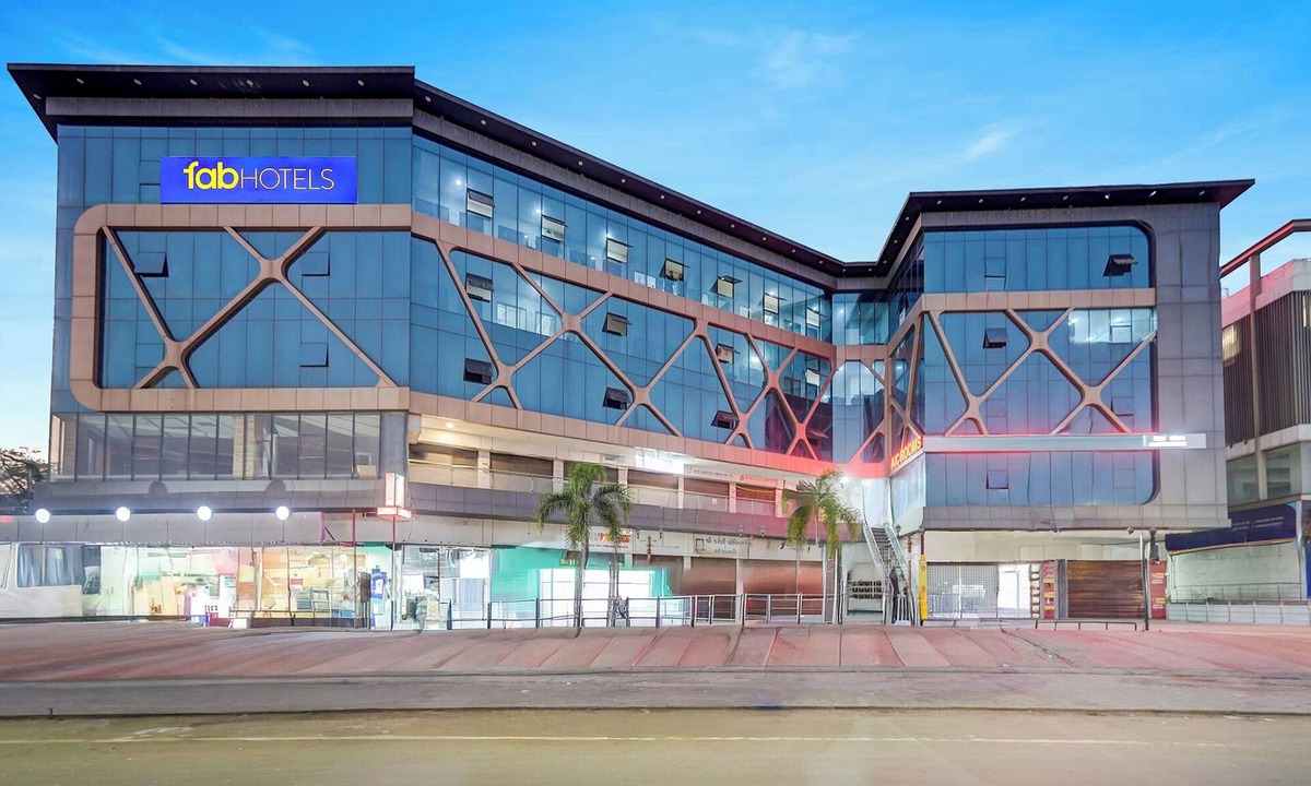 Vadodara Hotel | Fabhotel Lake View I