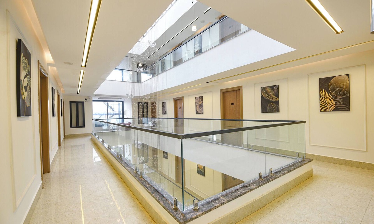 DLF Phase 5 Hotel | Fabhotel Prime Atithyam