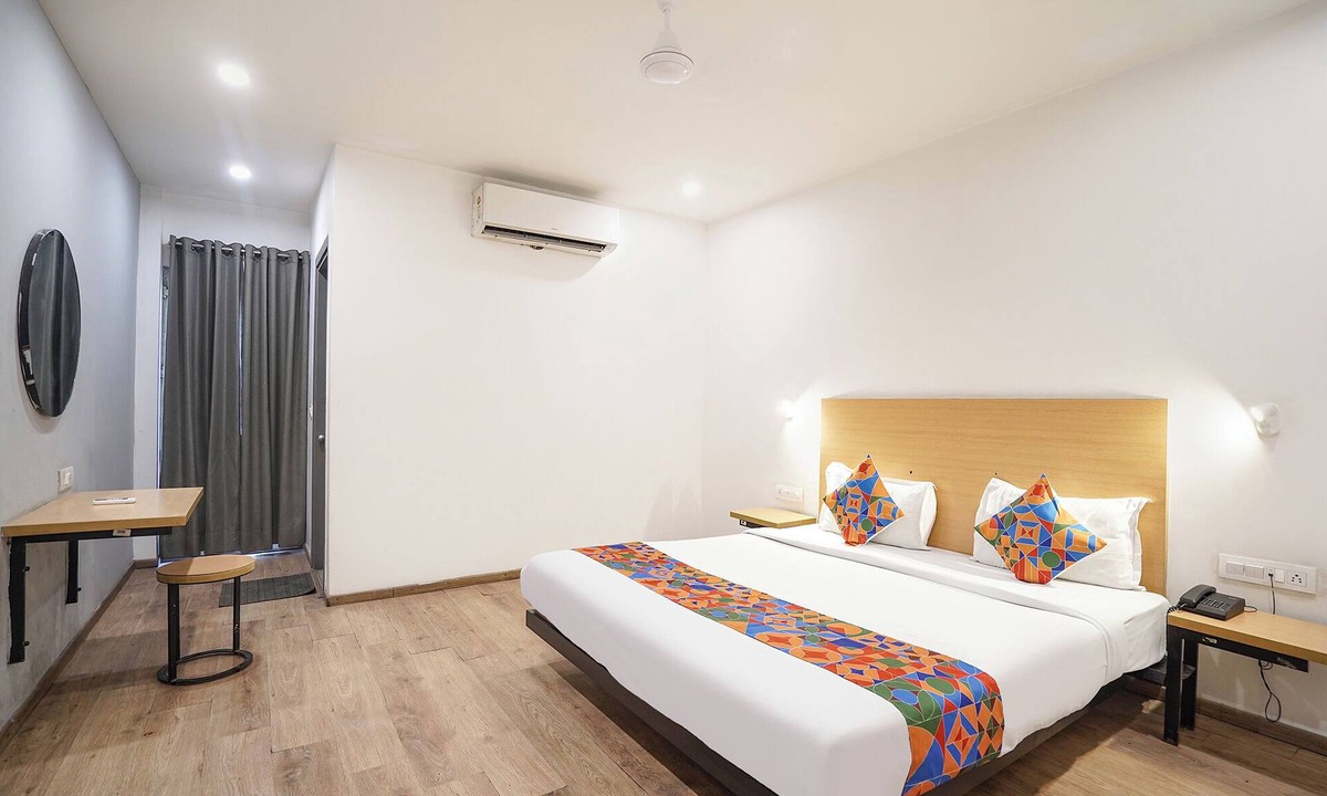 Baraula Hotel | Fabhotel Royale 49