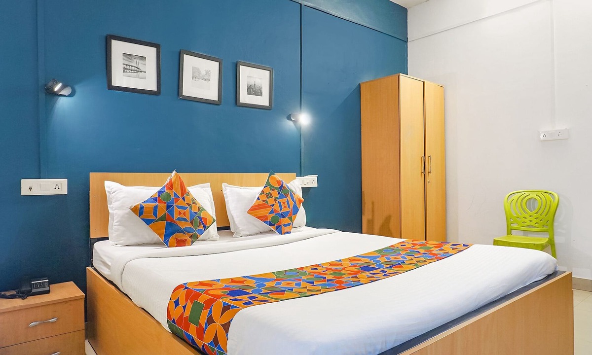 Pune Hotel | FabHotel Silver Key