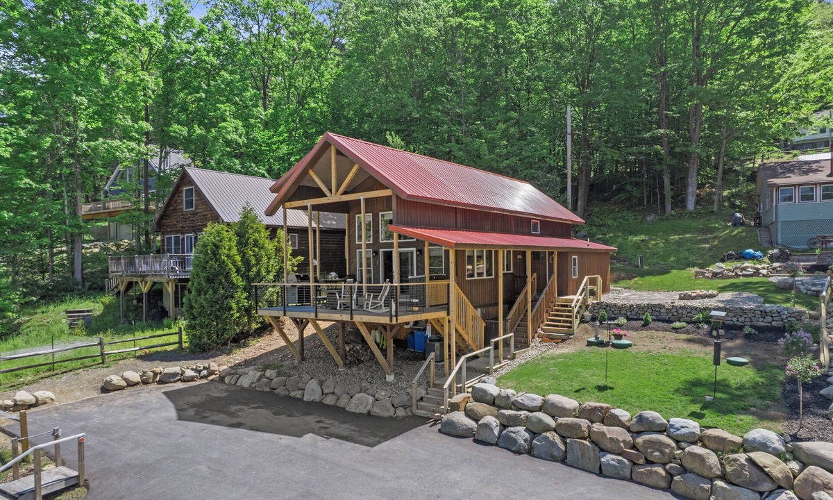 Northville Ski Chalet | Fabulous 2-BR-2 Full Bath Chalet on the Marvelous Great Sacandaga Edinburg, NY