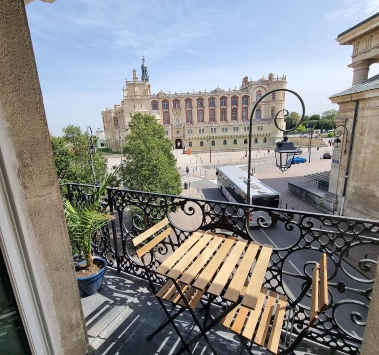 Saint-Germain-en-Laye Apartment | Face château St Germain en Laye, appartement 4 à 6 personnes, 23 min de Paris Champs-Elysées