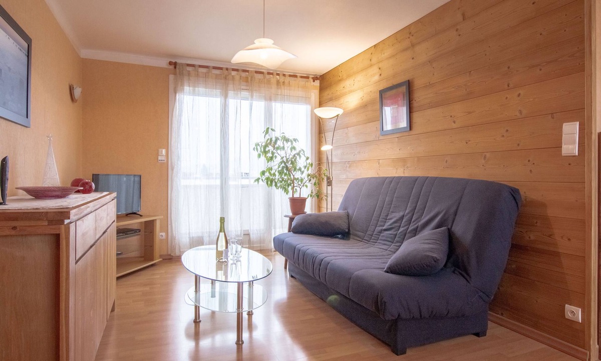 Novel Apartment | Facing the mountain