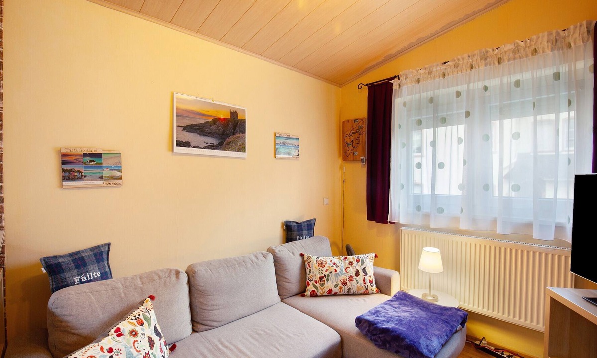 Selters Apartment | Failte Apartment with Scottish Charm and Wi-Fi