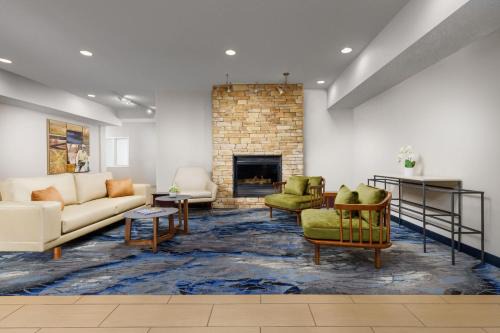 College Park Hotel | Fairfield Inn and Suites by Marriott Houston The Woodlands