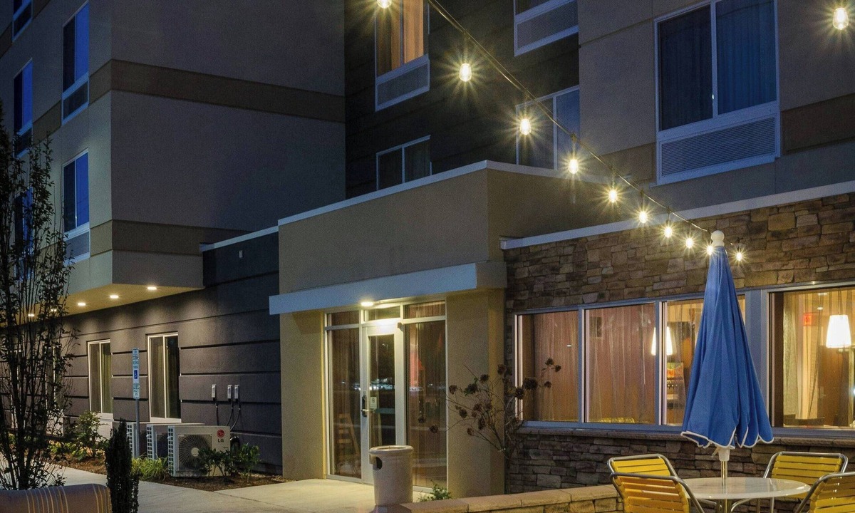 Fayetteville Hotel | Fairfield Inn & Suites by Marriott Fayetteville North
