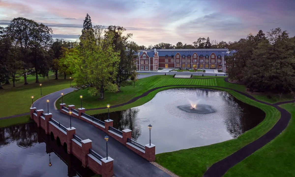 Englefield Green Hotel | Fairmont Windsor Park
