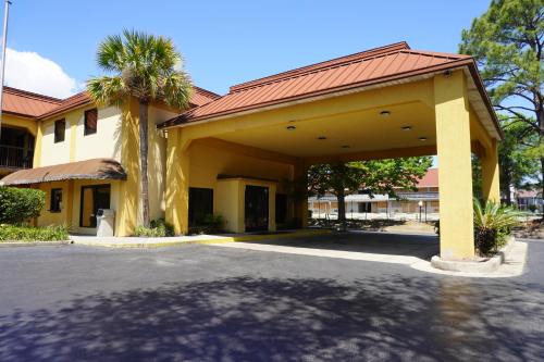 Mobile Hotel | Fairview Inn & Suites Mobile