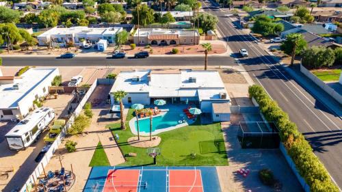 Thunderbird Desert Estates House | Fairway Oasis by AvantStay