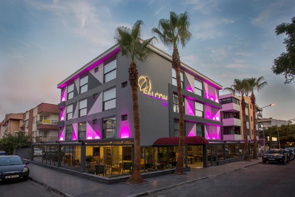 Eski Lara Hotel | Falcon 1511