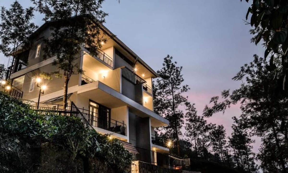 Elappara Hotel | Falcon Crest Resort