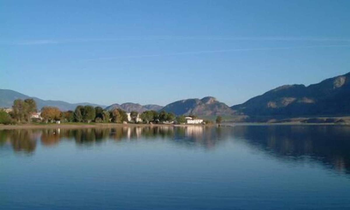 Osoyoos Hotel | Falcon Resort