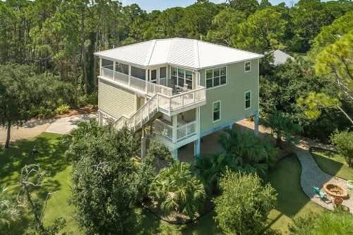 St. George Island House | FALL DISCOUNTED RATES Pet Friendly Sleeps18 ElevatorBayside St George