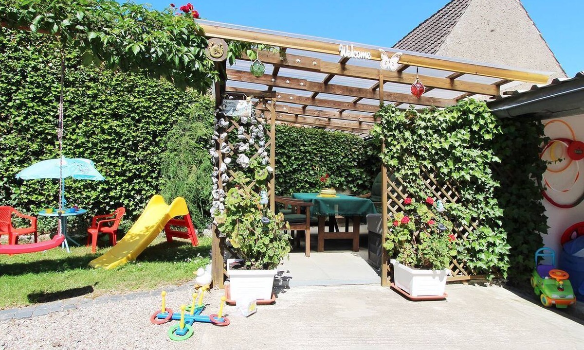 Kroepelin Apartment | Family apartment - Family apartment with terrace, garden and extensive
