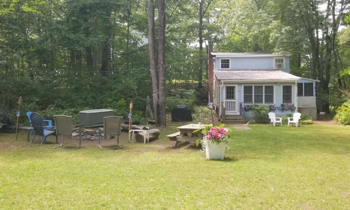 Ogunquit House | Family cottage nestled in the pines, 7/10 mile to beach, .5 to center of town