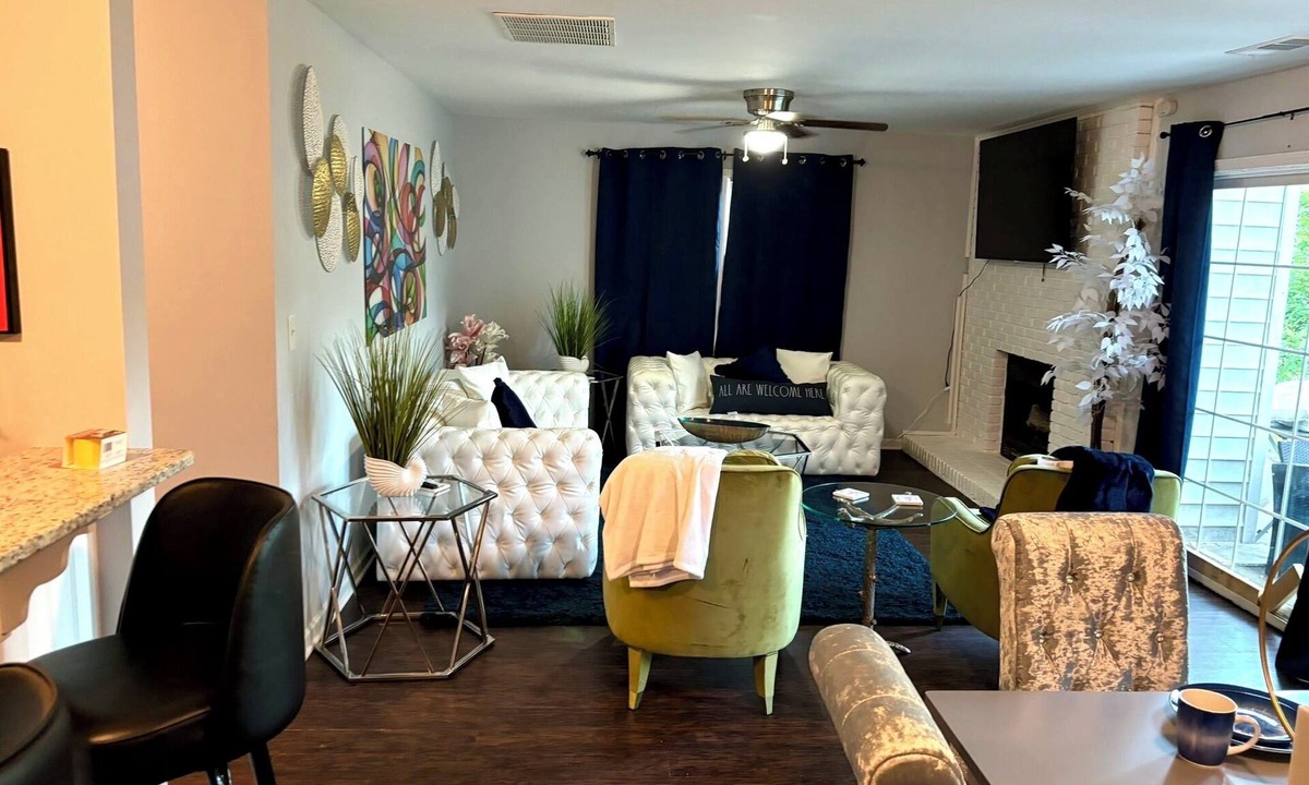Gainesville House | Family-Friendly 3BR/3BA Gainesville Condo Near Downtown & Lake