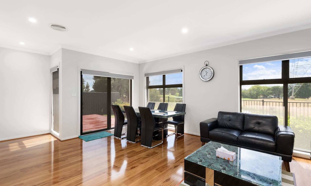 Holt House | Family-Friendly 4-Bed Home with Courtyard