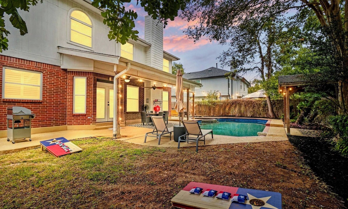 North Buttercup Creek House | Family Friendly- 5BR - Pool & Hot Tub-Game Room & Playhouse- Fenced Yard-Firepit