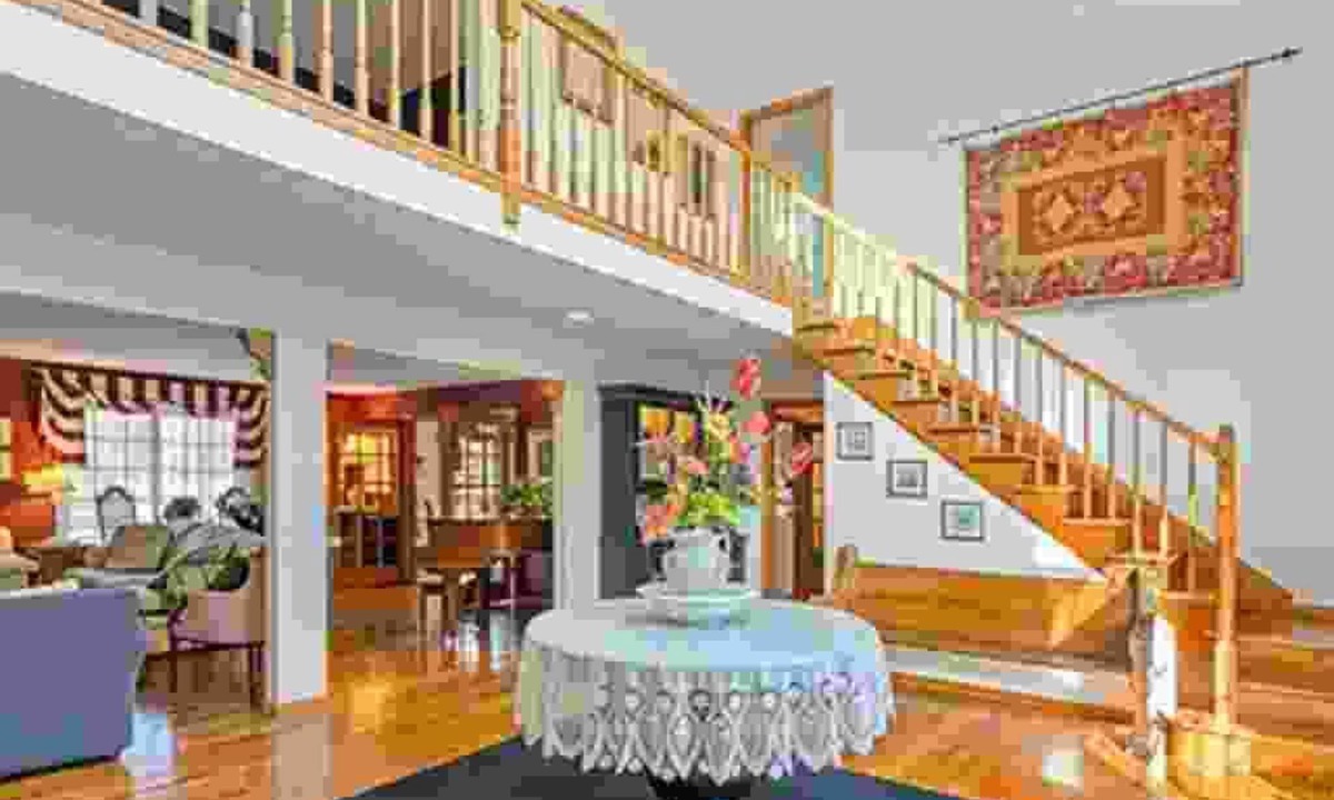 Westhampton House | Family Friendly 6 Bedroom Waterfront 3 Acre Pool & Hot Tub FREE EV Charger