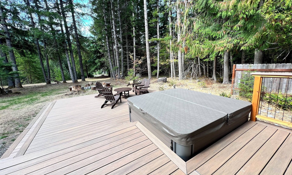 Enumclaw Cabin | Family-friendly cabin along the White River 10 min to Crystal Mtn/Mt. Rainer NP