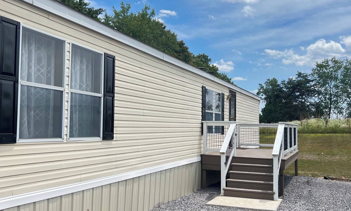 Mount Union House | Family Friendly Guesthouse along 522 in a quiet setting of Mount Union PA