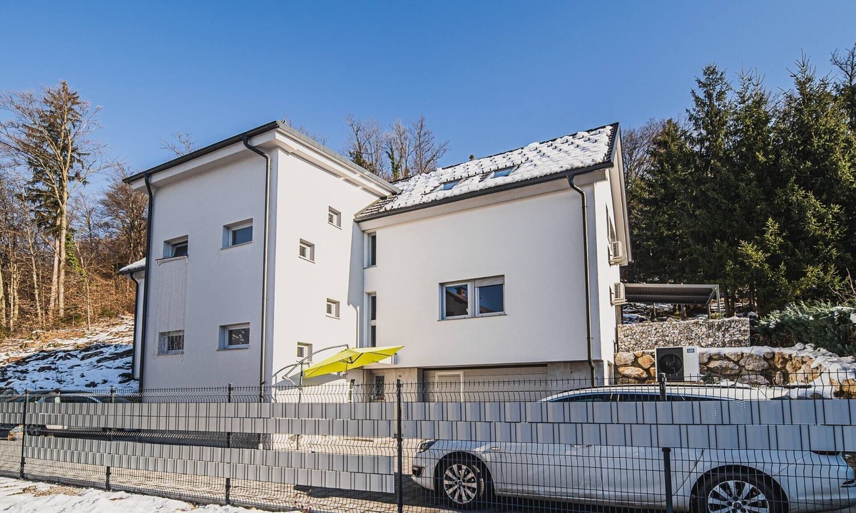 Preddvor Apartment | Family-Friendly Mountain Paradise Residences - Classic Two Bedroom Apartment with Terrace