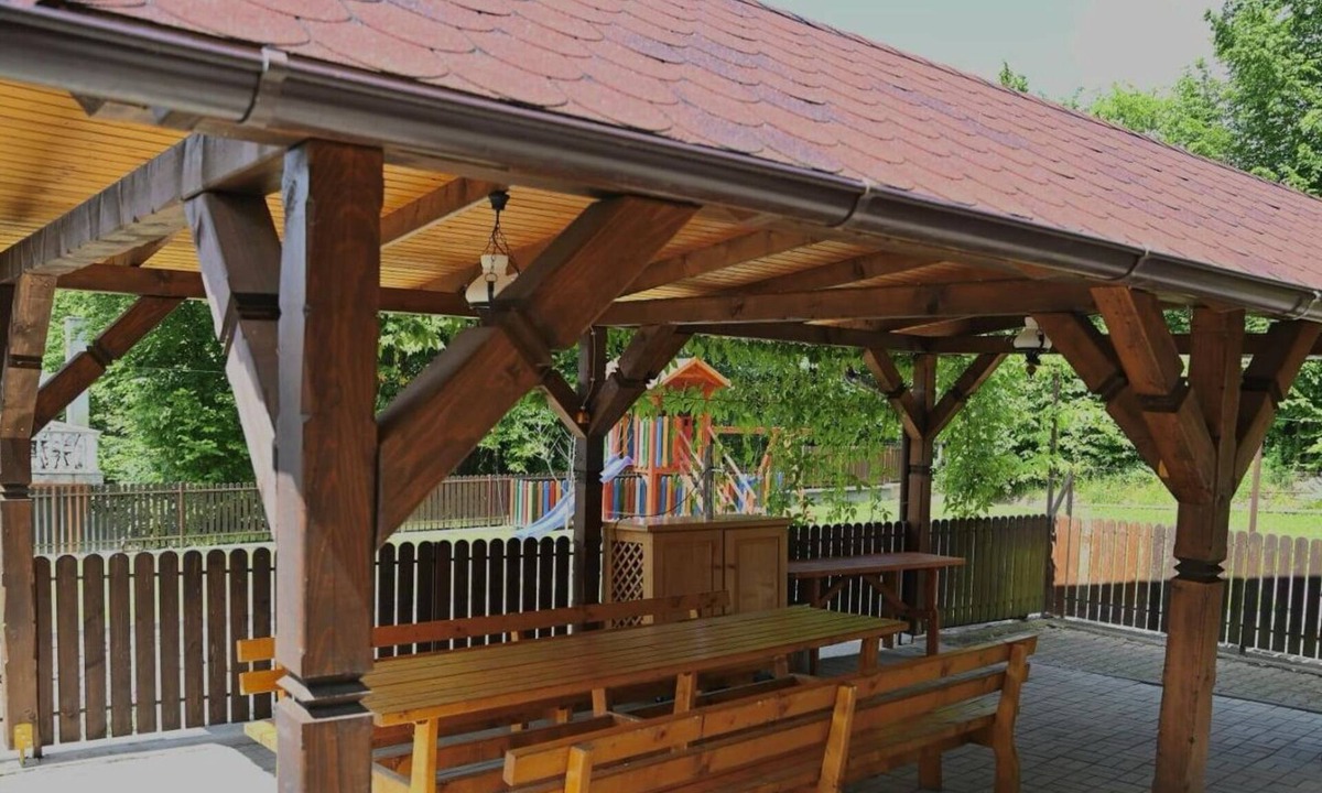 Sovata Cabin | Family-Friendly Retreat with Hot Tub and Draft Beer - 5 Mins from Bear's Lake!