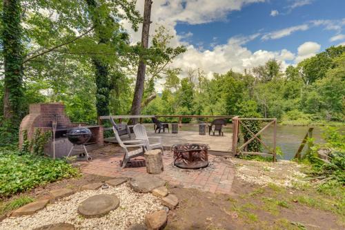 Elizabethton House | Family-Friendly Riverhouse: Fishing & Hot Tub