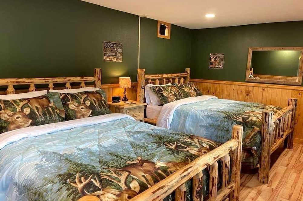 Thompson Falls House | Family-Friendly Cabin Suite Rental near Thompson Falls, Montana