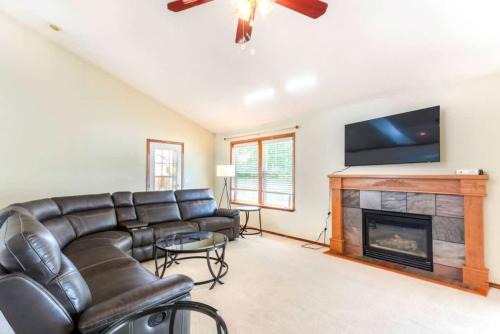 Post Falls House | Family Home With Pool Table - Fall Weekly Savings