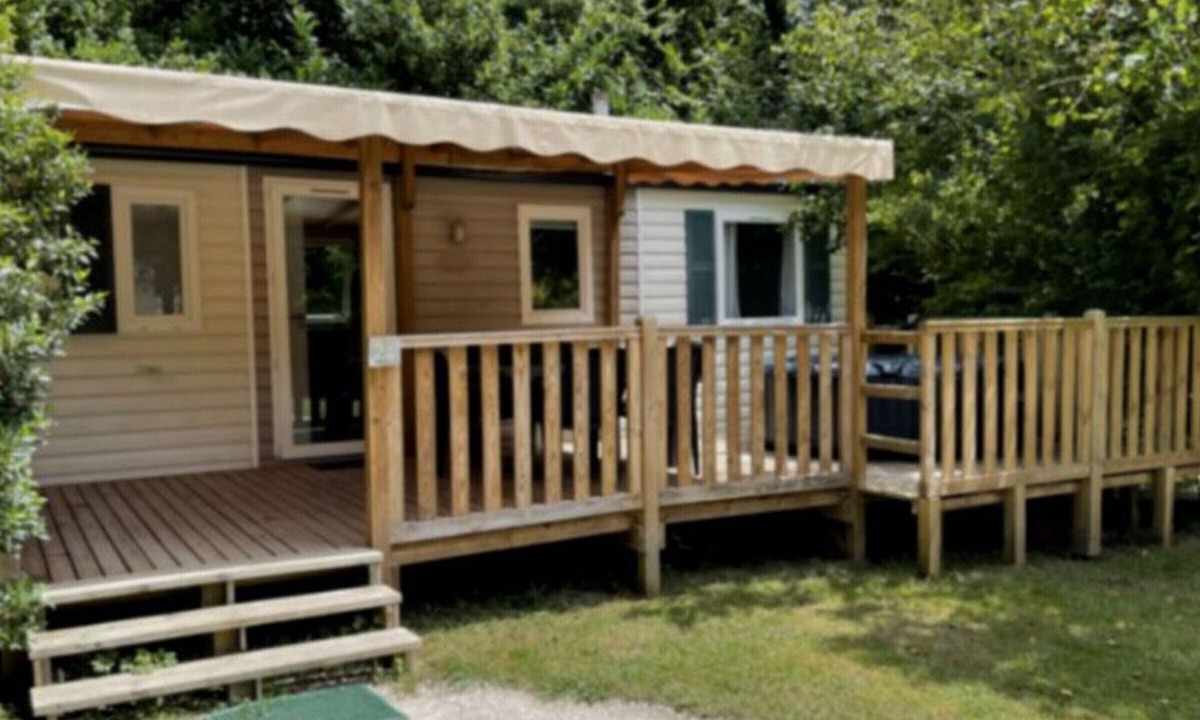 Saint-Vincent-de-Lamontjoie House | Family mobile home for 8 with terrace