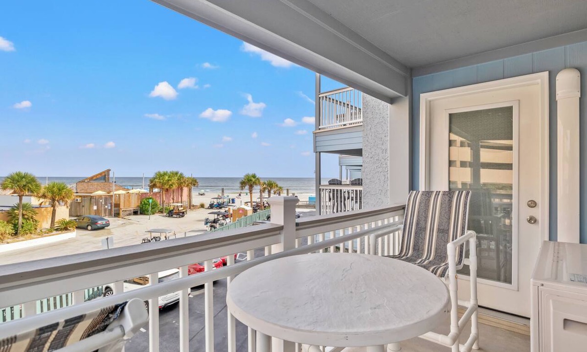Myrtle Beach Condo | Family-Oriented Beach Condo Near Local Entertainment and Dining Options!