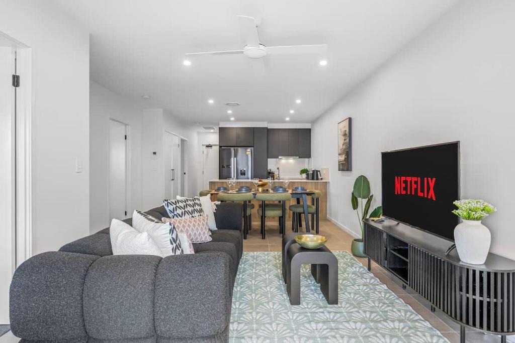 Mount Gravatt East Apartment | Family Retreat - Free Secure Car Park, Garden City Westfield Shopping, Restaurants