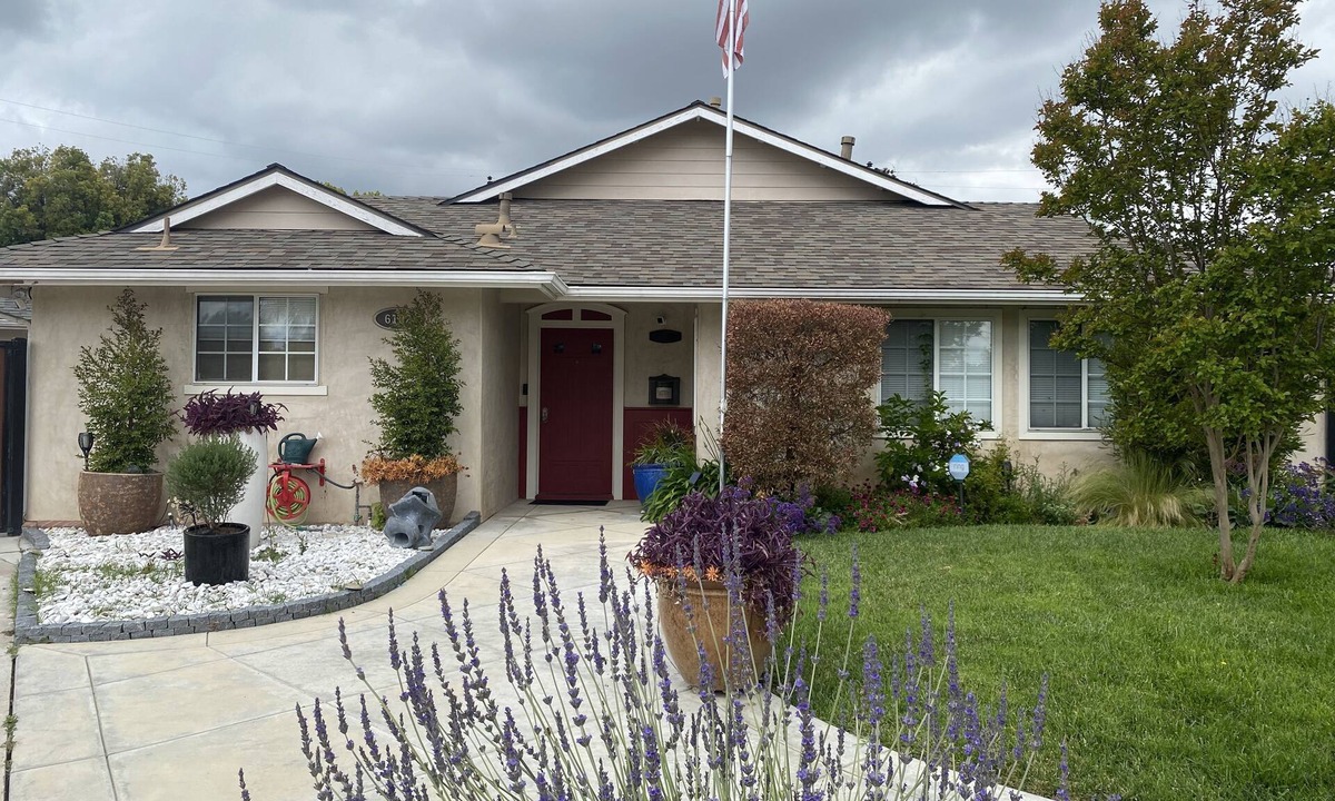 The Plaza House | Family Retreat near Disney, Knotts, Beaches, Aquarium, Gondala, Entertainment.
