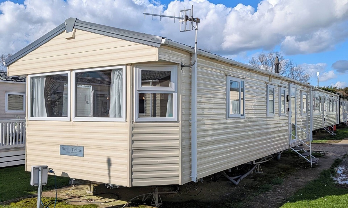 South Hayling House | Family Static Caravan in Hayling Island – Sleeps 8 – Beach & Park Access