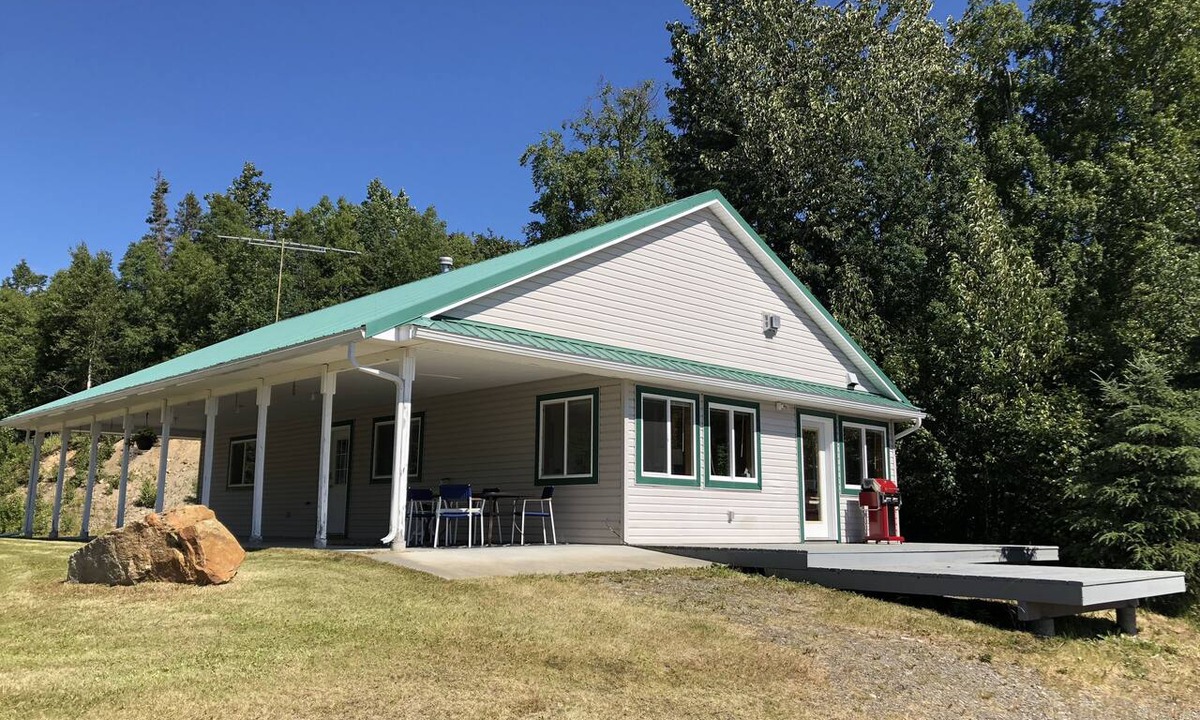 Nikiski House | Family vacation destination! Lake activities and game house!