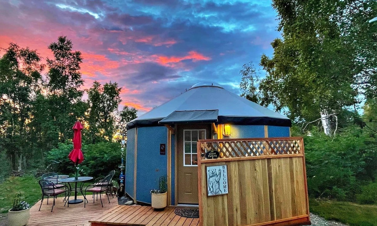 Hillside East Cabin | Fanciful mountainside yurt with private bathhouse