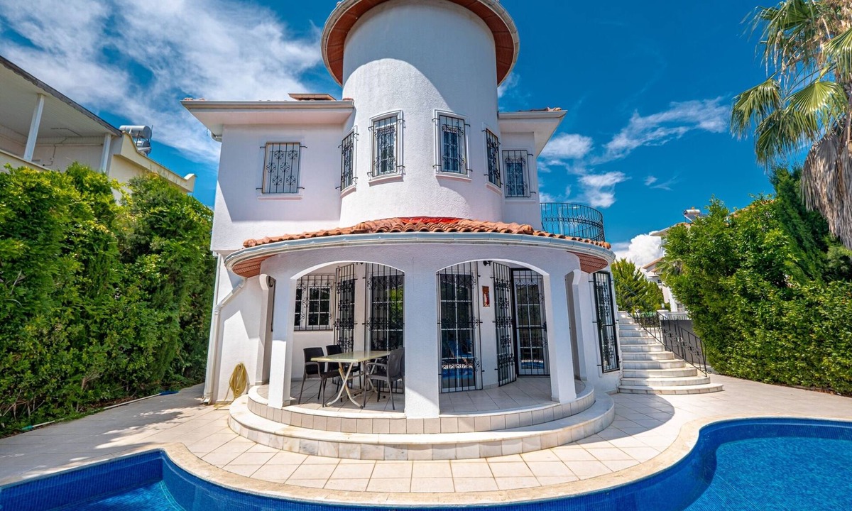 Kadriye Apartment | Fancy and Comfy Villa with Private Pool in Belek