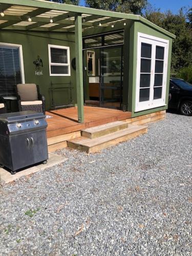 Leeston House | Fantail at Bluestone Retreat