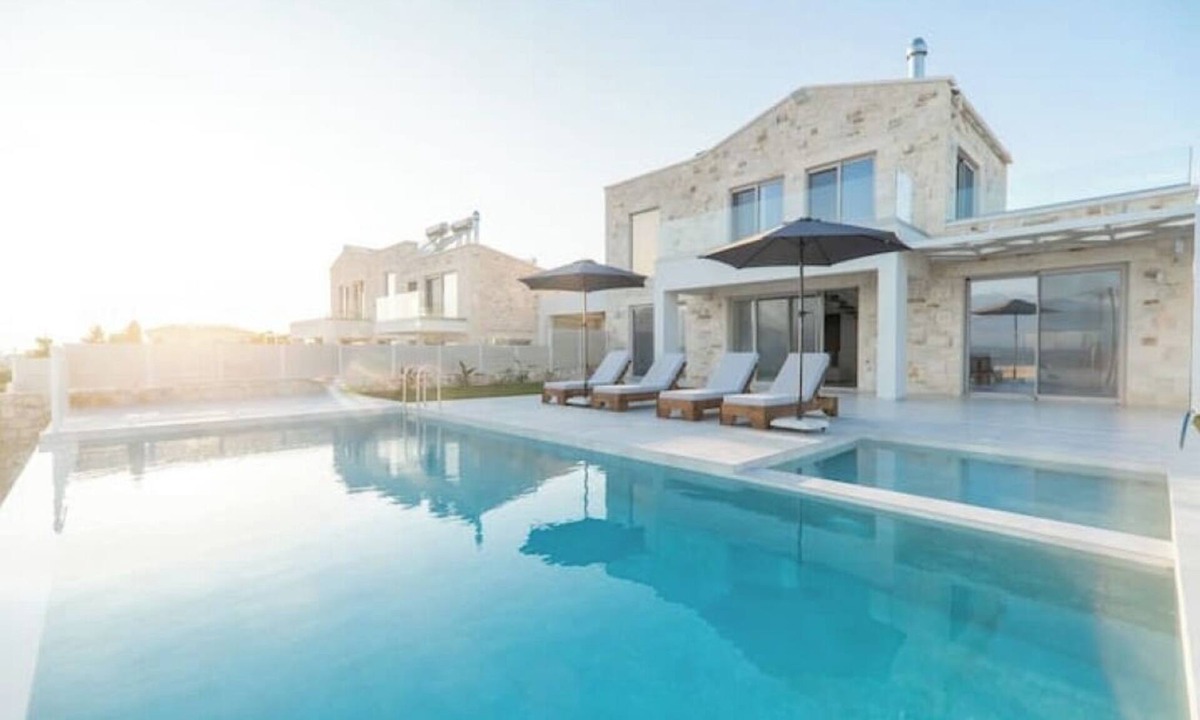 Sternes Villa | Fantasea Villas, villa Luna – A Peaceful Cretan Escape Above Souda Bay